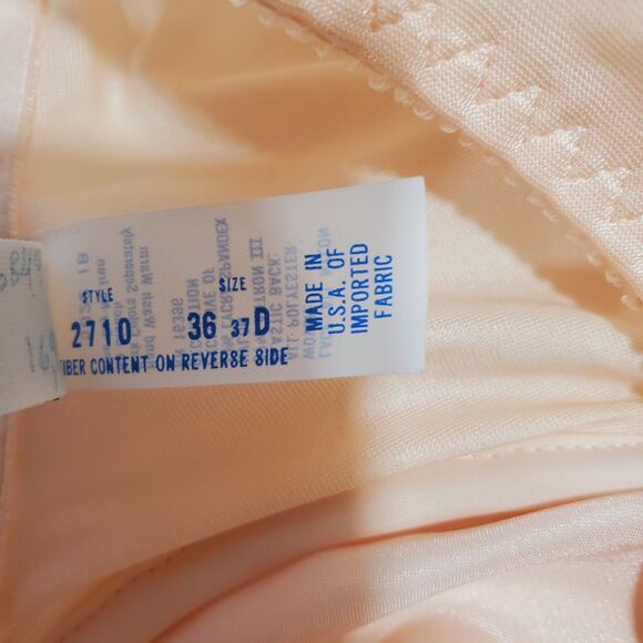 Vtg Valentino Intimo Bra 36D pink/peach Lace Underwire NWT 02710 front close - Picture 7 of 8